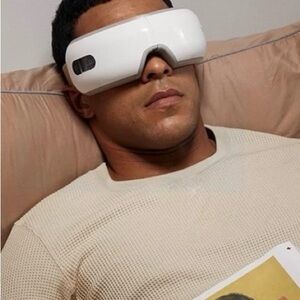 White Eye Massager with Heat and Vibration